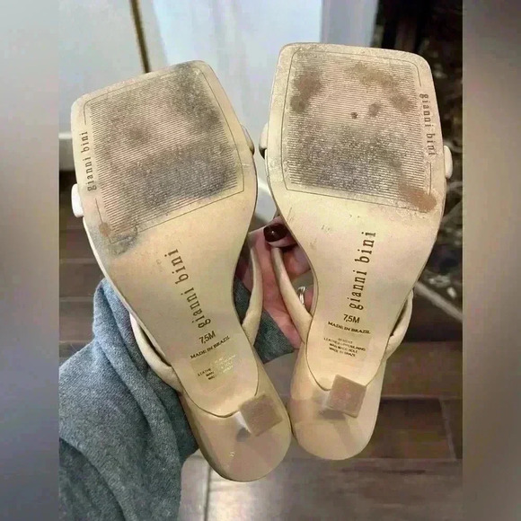 Gianni Bini Begment Leather Tubular Thong Heels Size 7.5M Tan/Cream - Picture 8 of 8